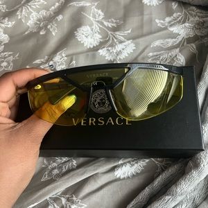 Brand new never worn Versace sunglasses box included!